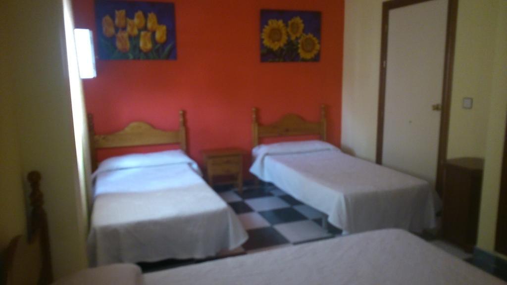 Hostal El Camionero Burguillos Del Cerro الغرفة الصورة