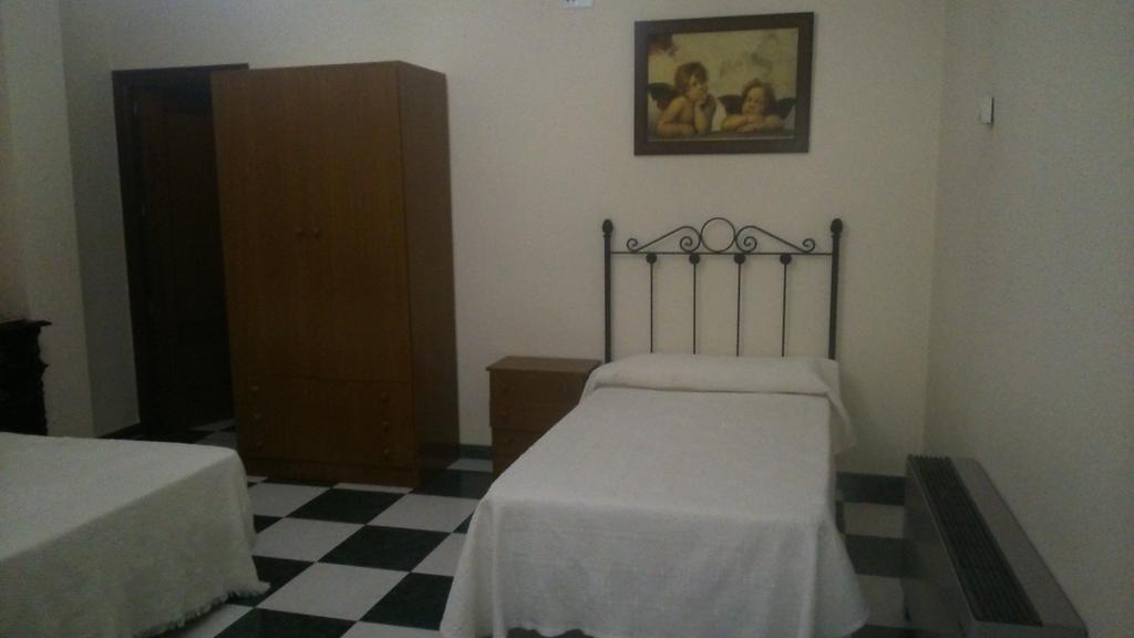 Hostal El Camionero Burguillos Del Cerro الغرفة الصورة